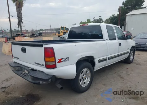 2001 Chevrolet Silverado 1500 Ls z USA, uszkodzony, nr VIN 2GCEC19V811144080